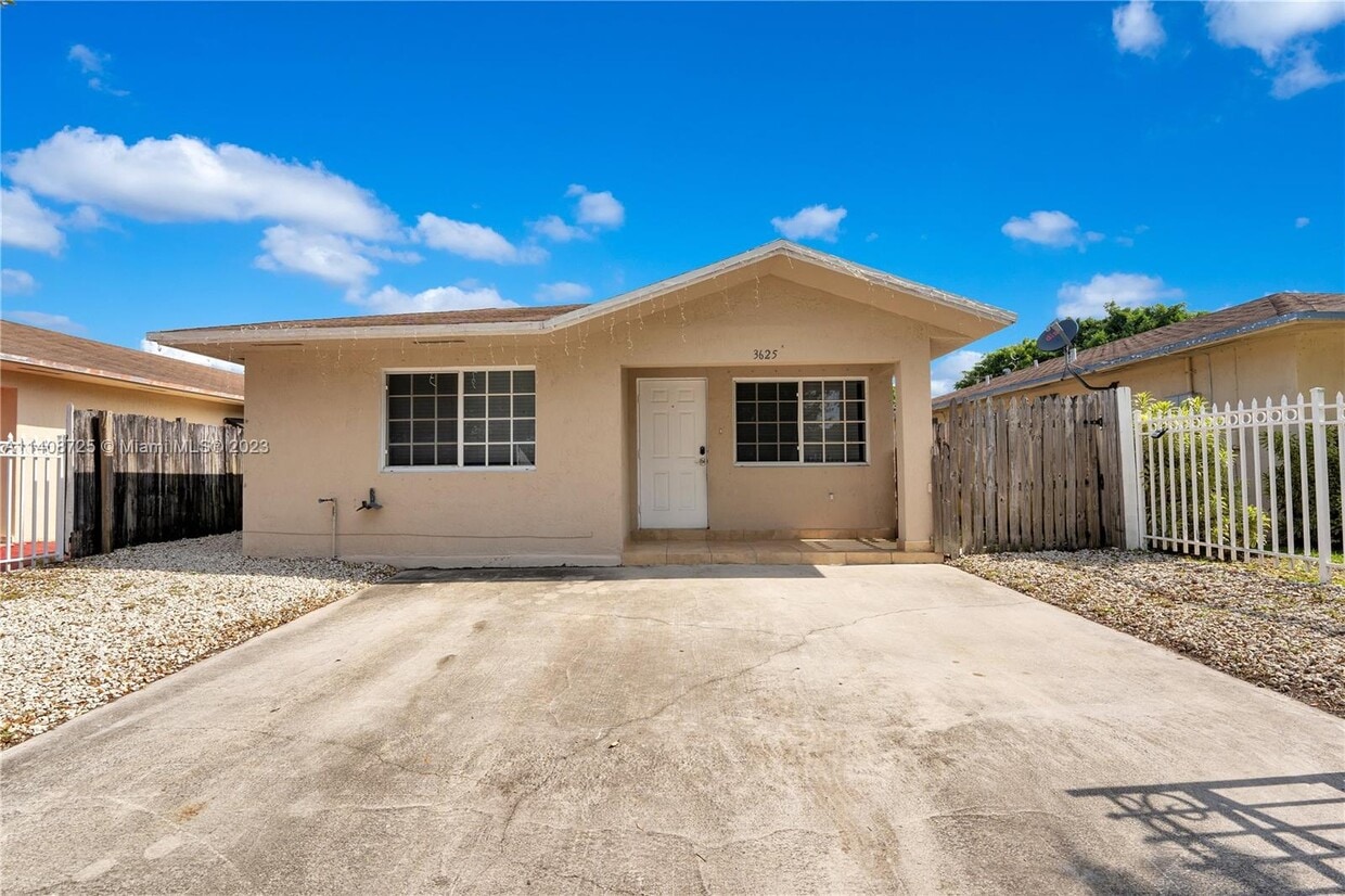 3625 NW 189th St, Miami Gardens, FL 33056 House Rental in Miami