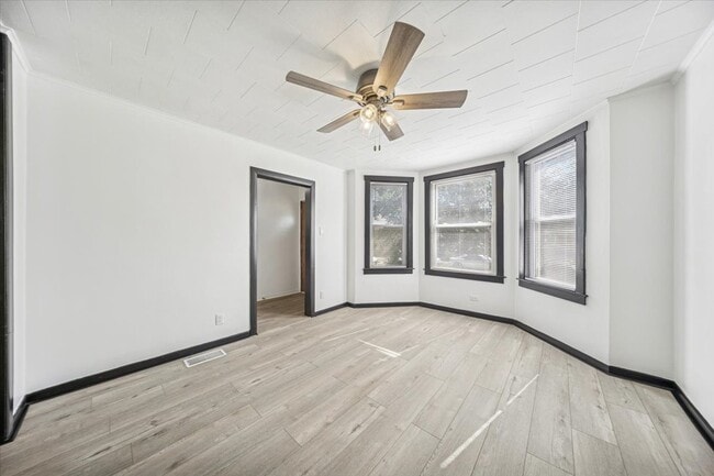 Building Photo - 3134 W 39th Pl