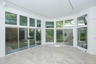 Building Photo - 171 Cowper St