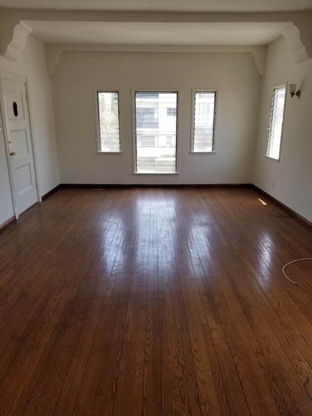 Foto principal - 855 S Shenandoah St
