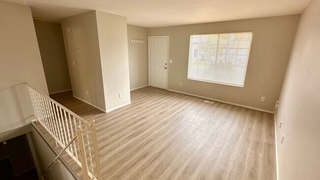 Foto del edificio - Remodeled 4 Bedroom Townhome!