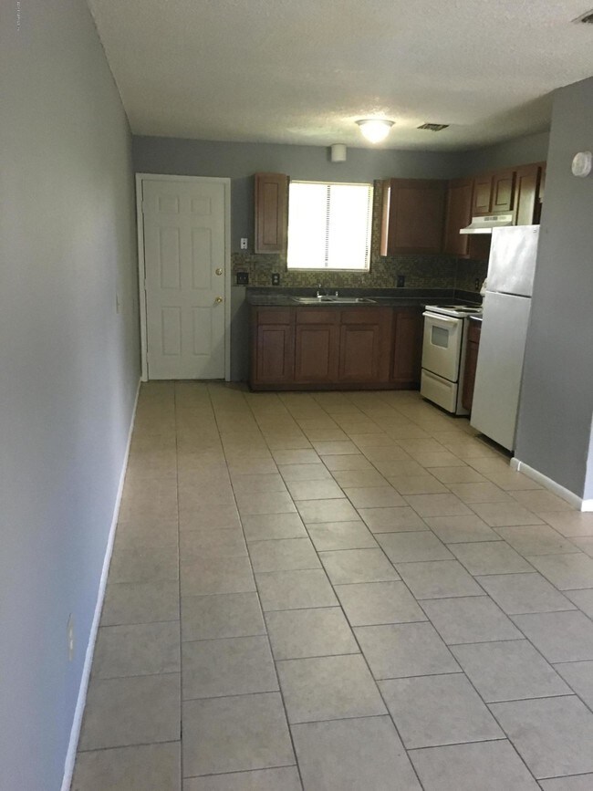 Building Photo - 5219 Westchase Ct