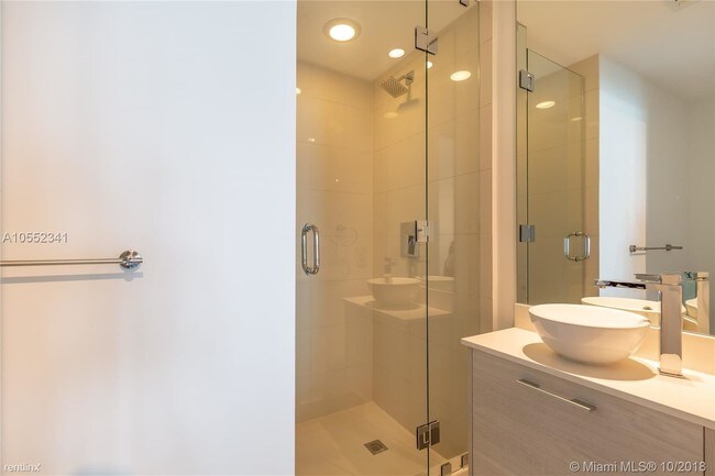Foto del edificio - 2 br, 3 bath  - 650 NE 32nd St # A2403