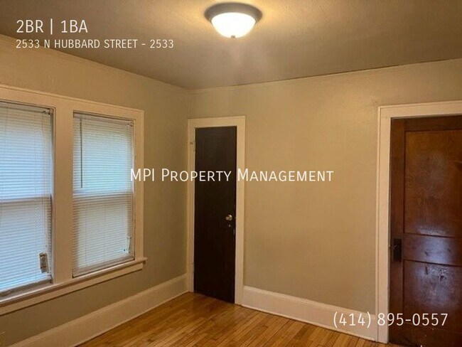 Foto del edificio - 2533 N. Hubbard Street - 2 Bedroom Lower