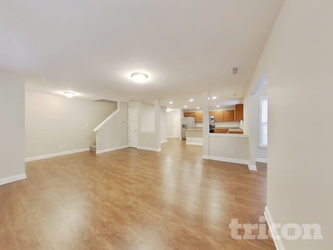 Building Photo - 722 Chestnut Ln