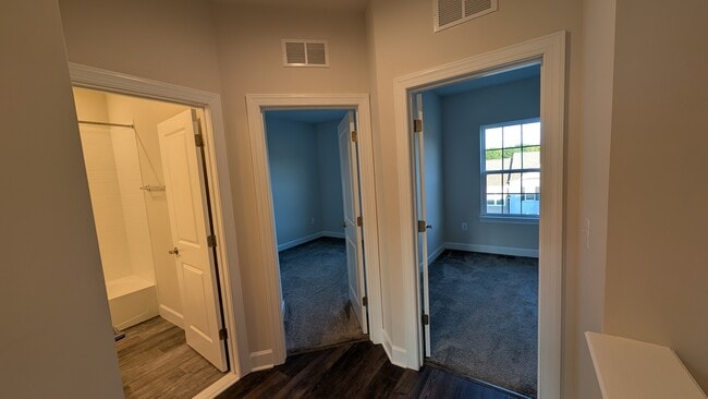 Building Photo - 6208 Quinns Creek Dr