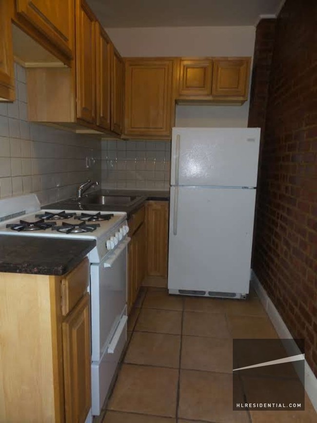 Building Photo - 3111 Crescent St