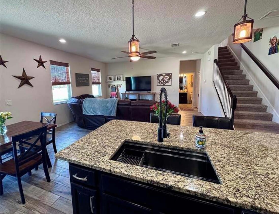 Foto principal - 10934 79th St E