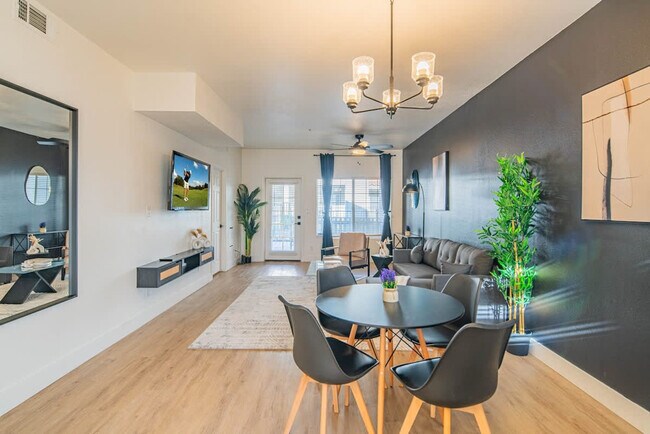 Foto del edificio - 7900 E Princess Dr