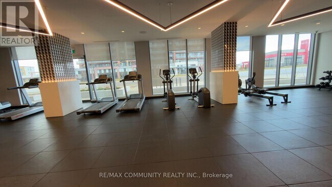 Photo du bâtiment - 2545 Simcoe St N