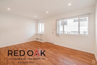 Building Photo - 1323 N Harvard Blvd