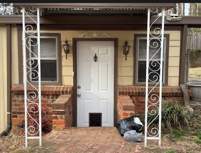 Building Photo - 4101 McIntyre Ave