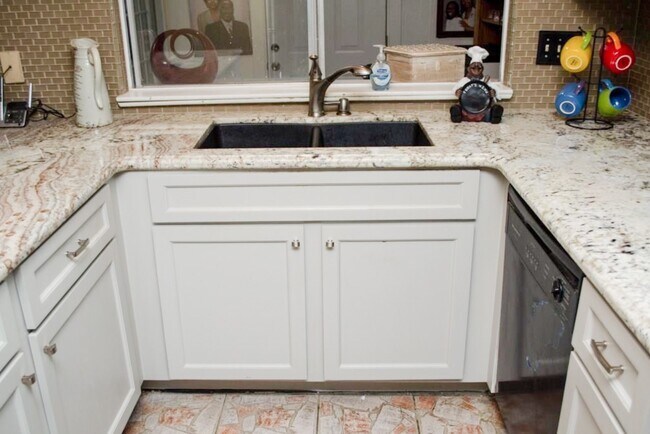 Foto del edificio - 10114 Kirkvale Dr