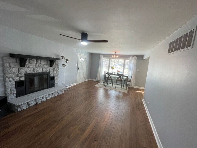 Building Photo - Single Family home for Rent on East Side o...