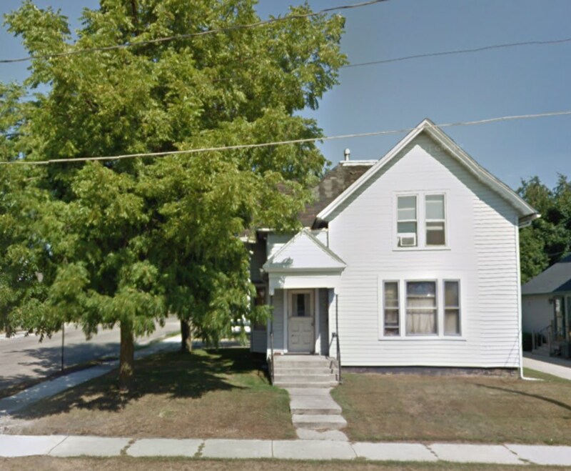 Building Photo - 305 N 7th St