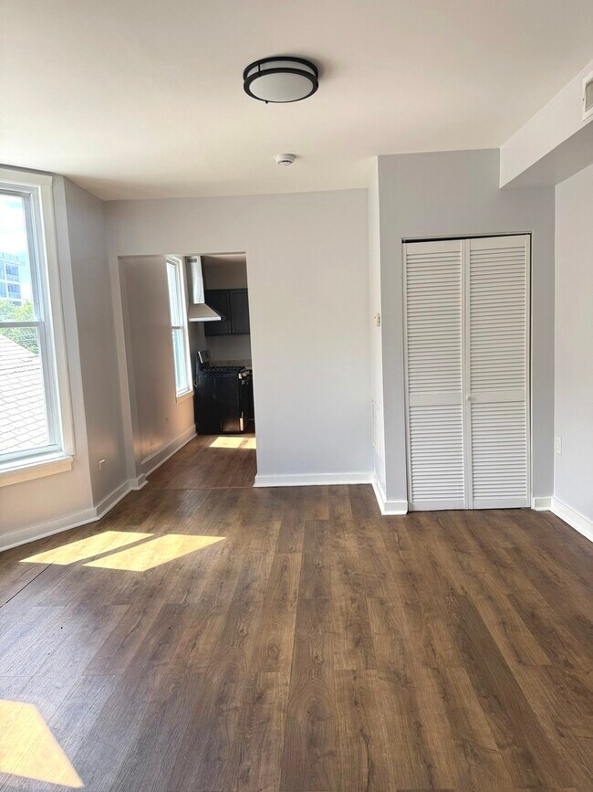 Foto del edificio - 1632 N Fairfield Ave