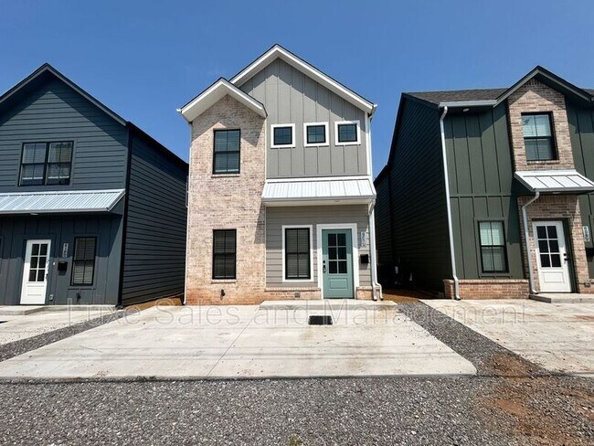 Foto del edificio - 608 W 2nd St