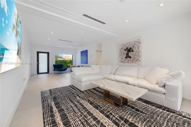 Foto del edificio - 900 W 47th Ct