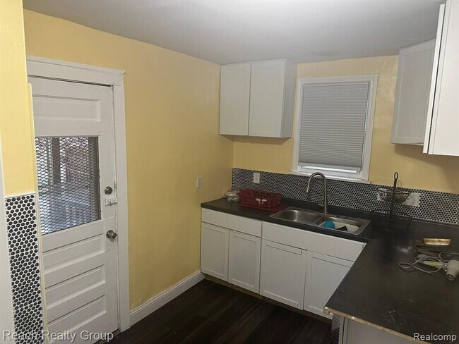 Foto del edificio - 21662 Bennett St