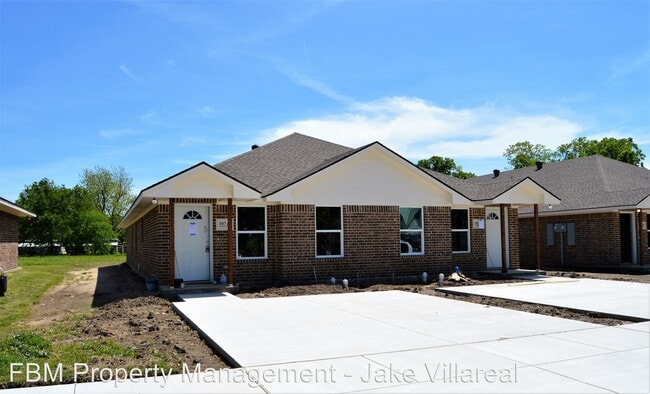 Building Photo - 107 Casa Linda St