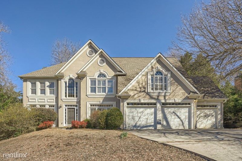 Primary Photo - 5 br, 4.5 bath House - 1555 Highview Pines...