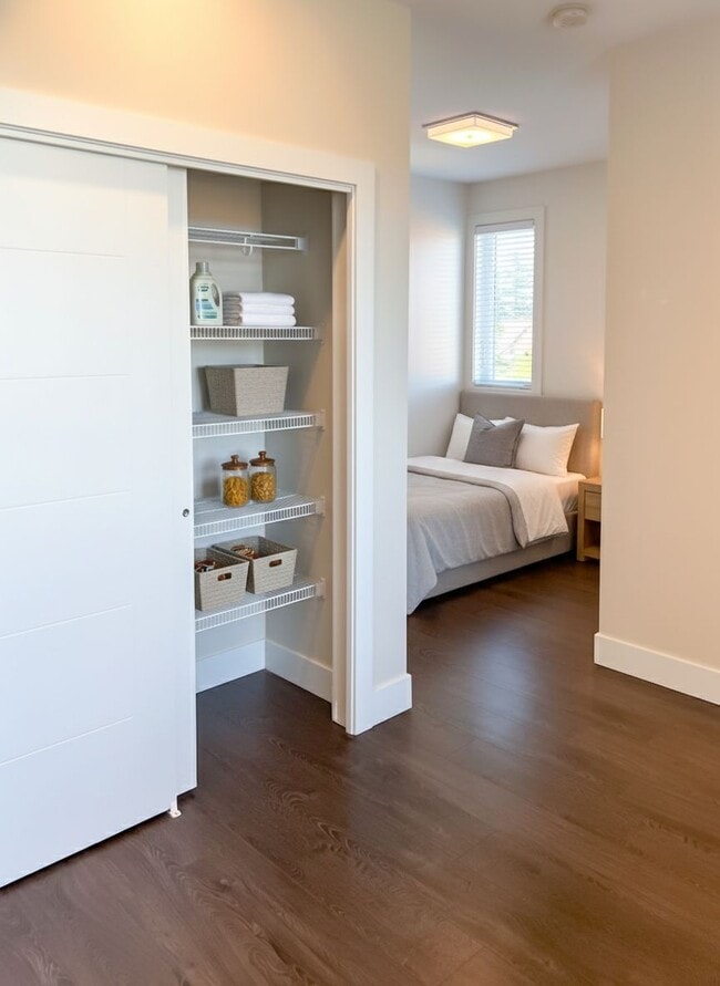 Photo du bâtiment - 45513-45513 Market Way