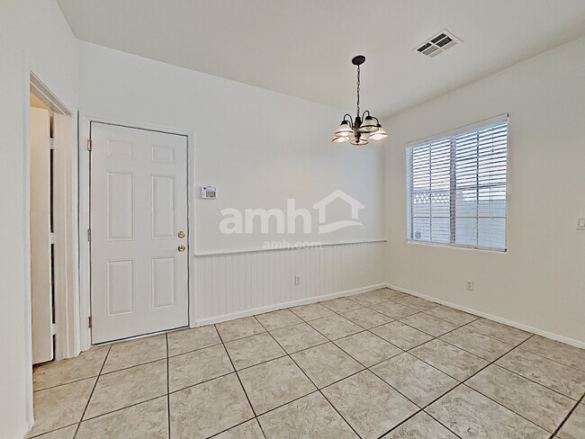 Foto del edificio - 611 Desert Silk Ct