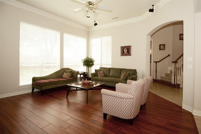 Foto del edificio - 8617 Orchard Hill Dr