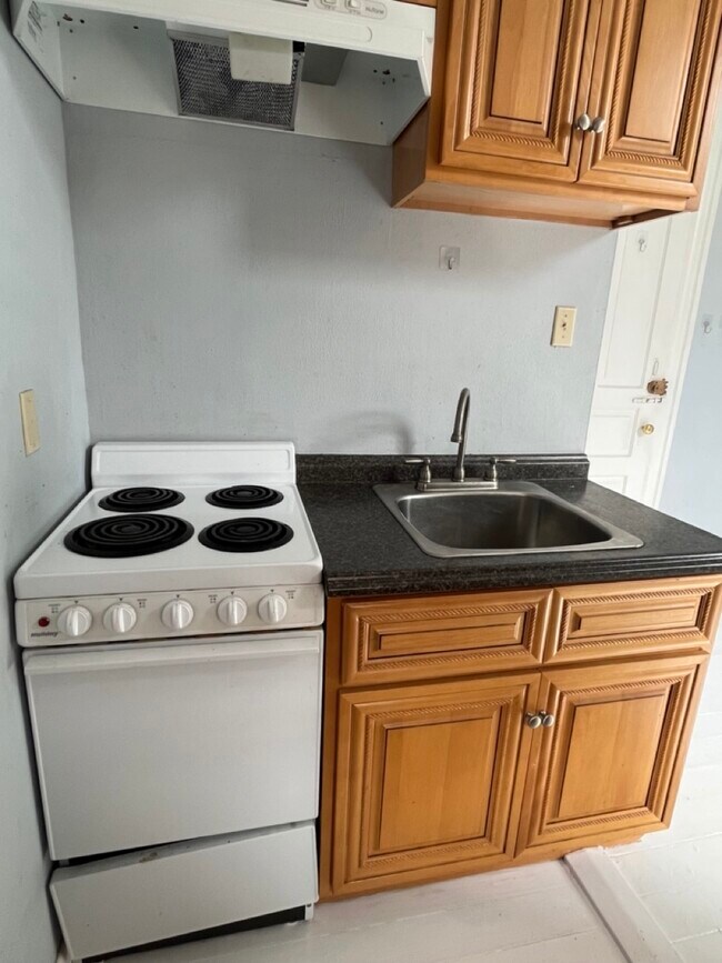 Kitchen Area 2 - 5941 Magazine St