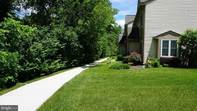 Building Photo - 841 Waterford Dr