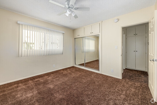 1BR, 1BA - 600SF - Bedroom - 12036 S Vermont Ave