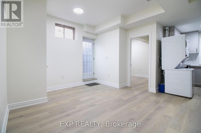 Building Photo - 55 William Dunlop St.