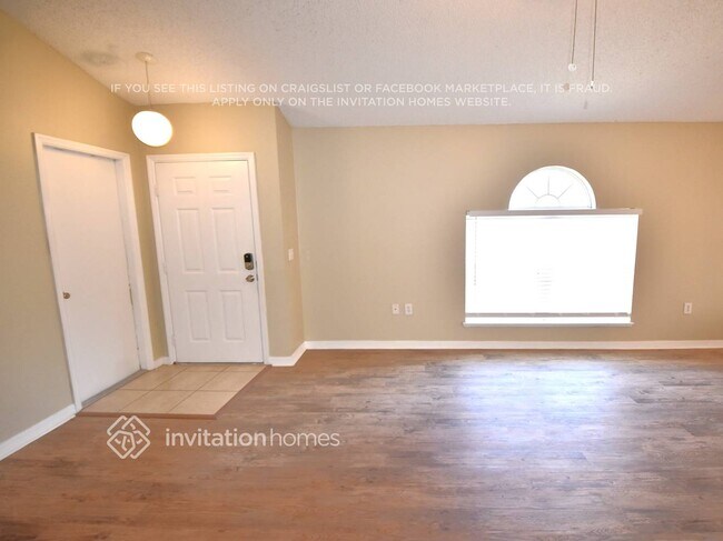 Building Photo - 10436 Opus Dr