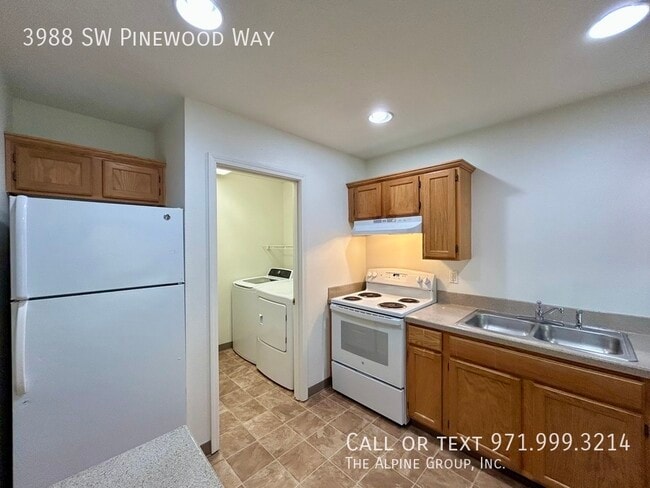Photo - 3988 SW Pinewood Way Townhome