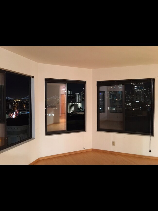 Building Photo - 2 Fallon Pl