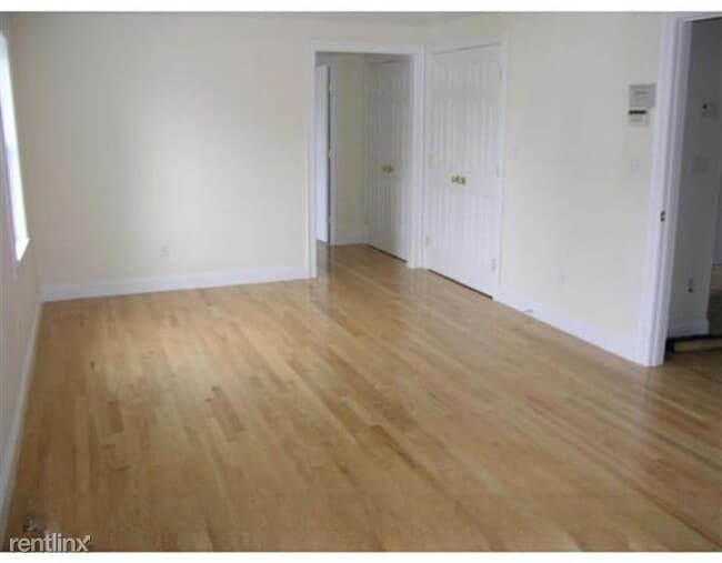 Building Photo - 3 br, 2.5 bath Townhome - 41 West St