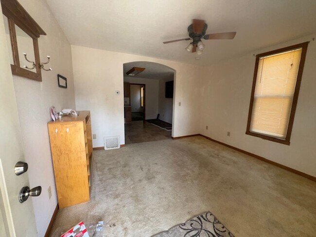 Foto del edificio - 822 W 8th St