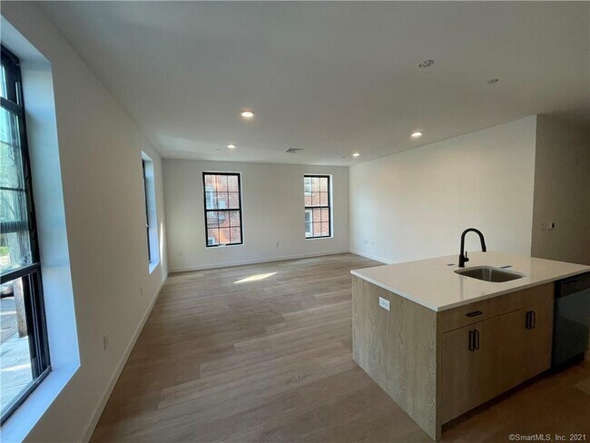 Foto del edificio - 104 Howe St