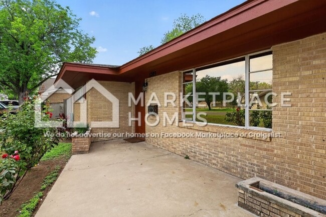 Building Photo - 1209 Harvey St