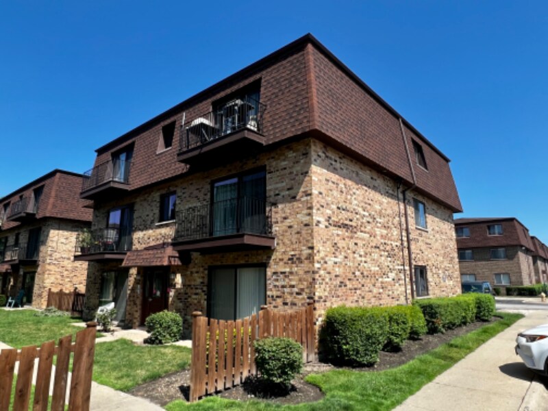 9721 Bianco Terrace, Des Plaines, IL 60016 Condo for Rent in Des Plaines, IL