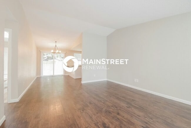 Building Photo - 4 Bedroom Pet-Friendly Home in PUYALLUP, WA with Main Street Renewal