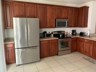 Building Photo - 5027 Tideview Cir