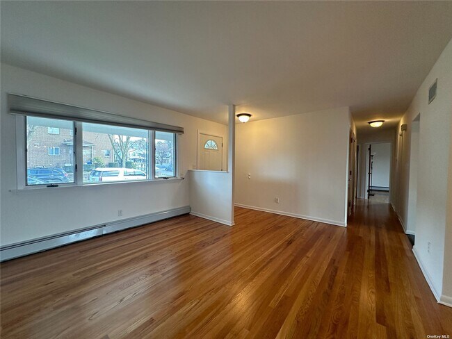 Building Photo - 11 Gabriel Pl