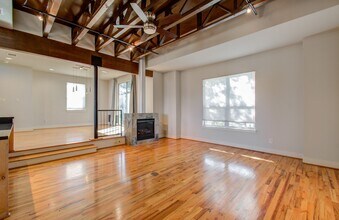 Building Photo - 318 McAlpine St