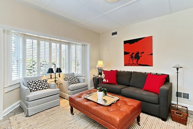 Foto del edificio - 8022 E Boulevard Dr