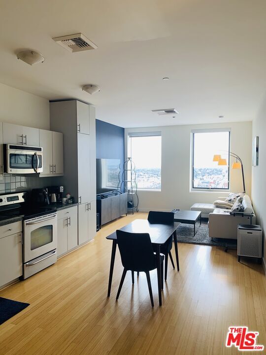 Foto principal - 3810 Wilshire Blvd