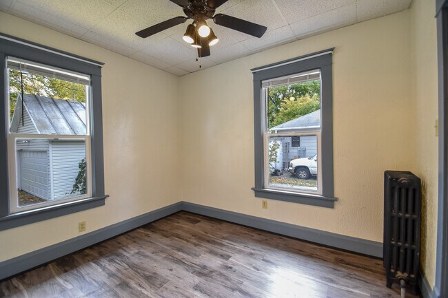bedroom - 129 Oak St