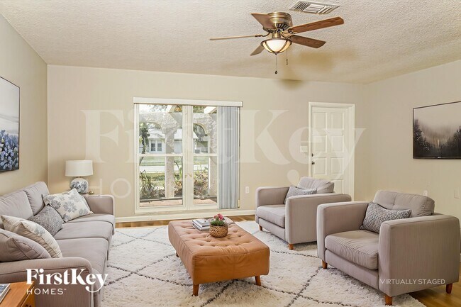 Foto del edificio - 833 Weeburn St