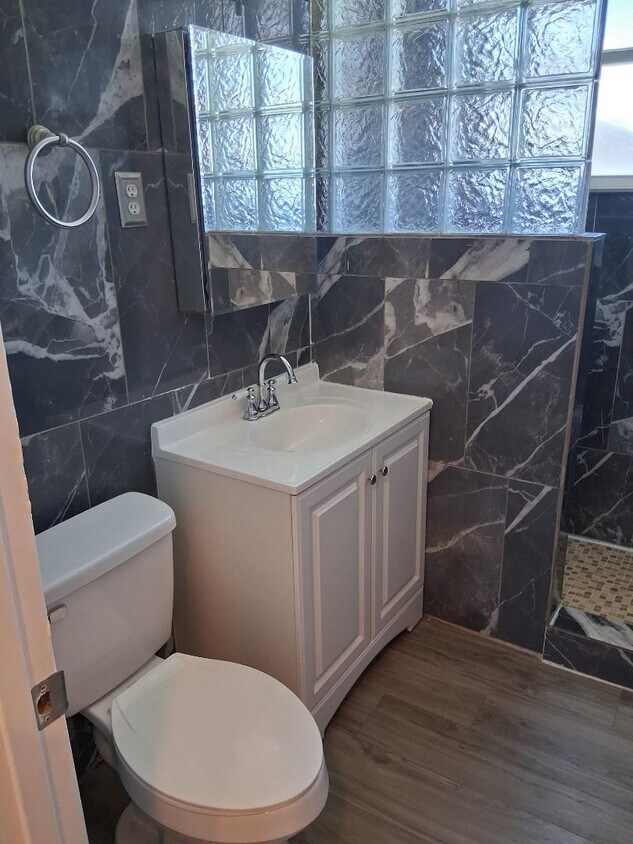 Foto principal - 512 Armada Rd S