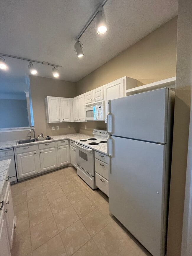 Foto del edificio - 2010 Shamrock Dr